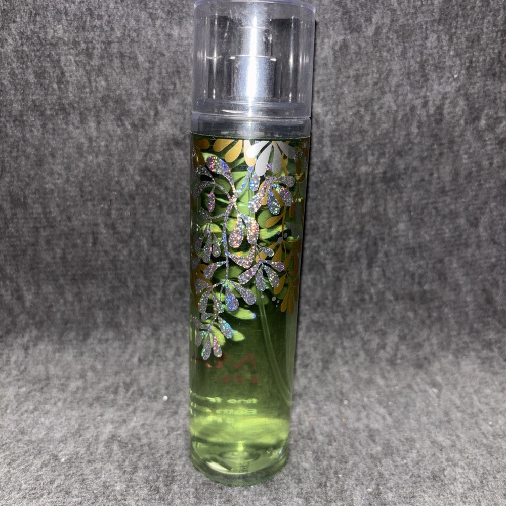 ONE Bath & Body Works MAGIC IN THE AIR Fine Fragrance Mist Spray 8 oz NEW! - Picture 2 of 2